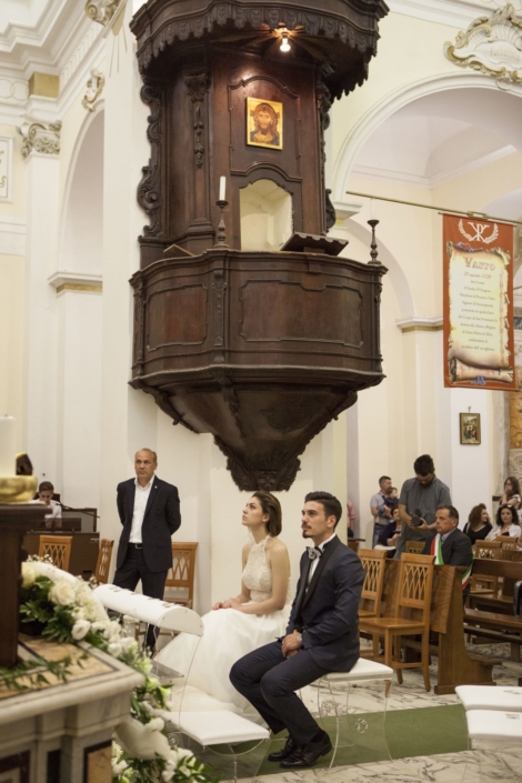 sposi nella cappella del castello maresca puglia