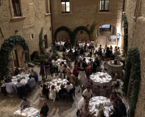 cortile per banchetti cerimonie nel castello maresca