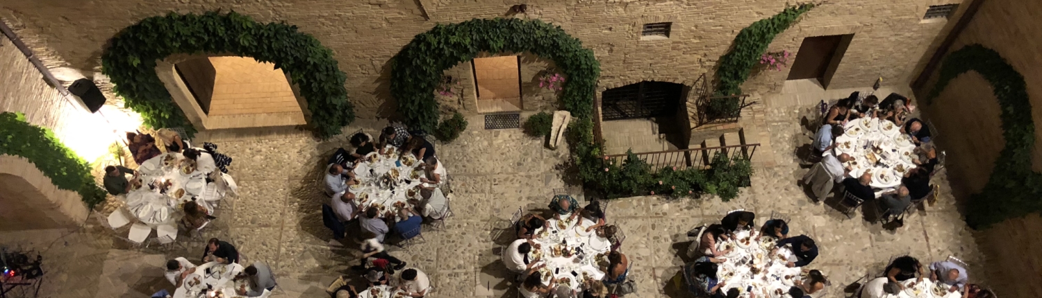 cortile per banchetti cerimonie nel castello maresca